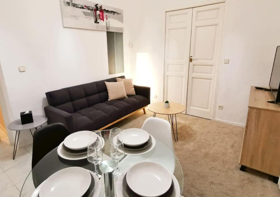 Alojamiento En Centro De Madrid Appartement Buitenkant foto